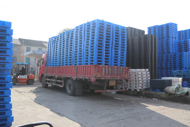 淺談塑料托盤產品創新與銷售渠道創新