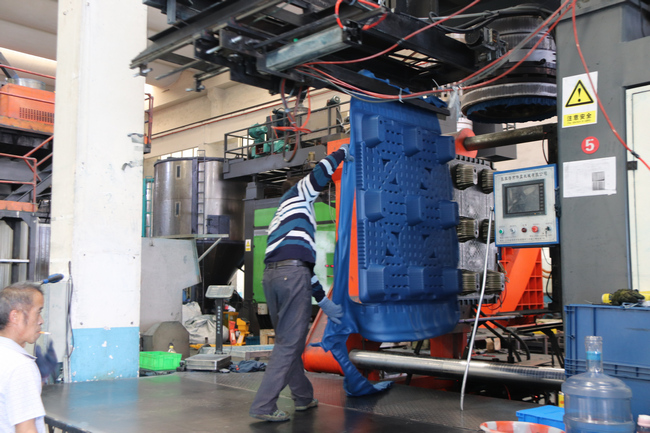 注塑托盤與吹塑托盤的區別是什么？